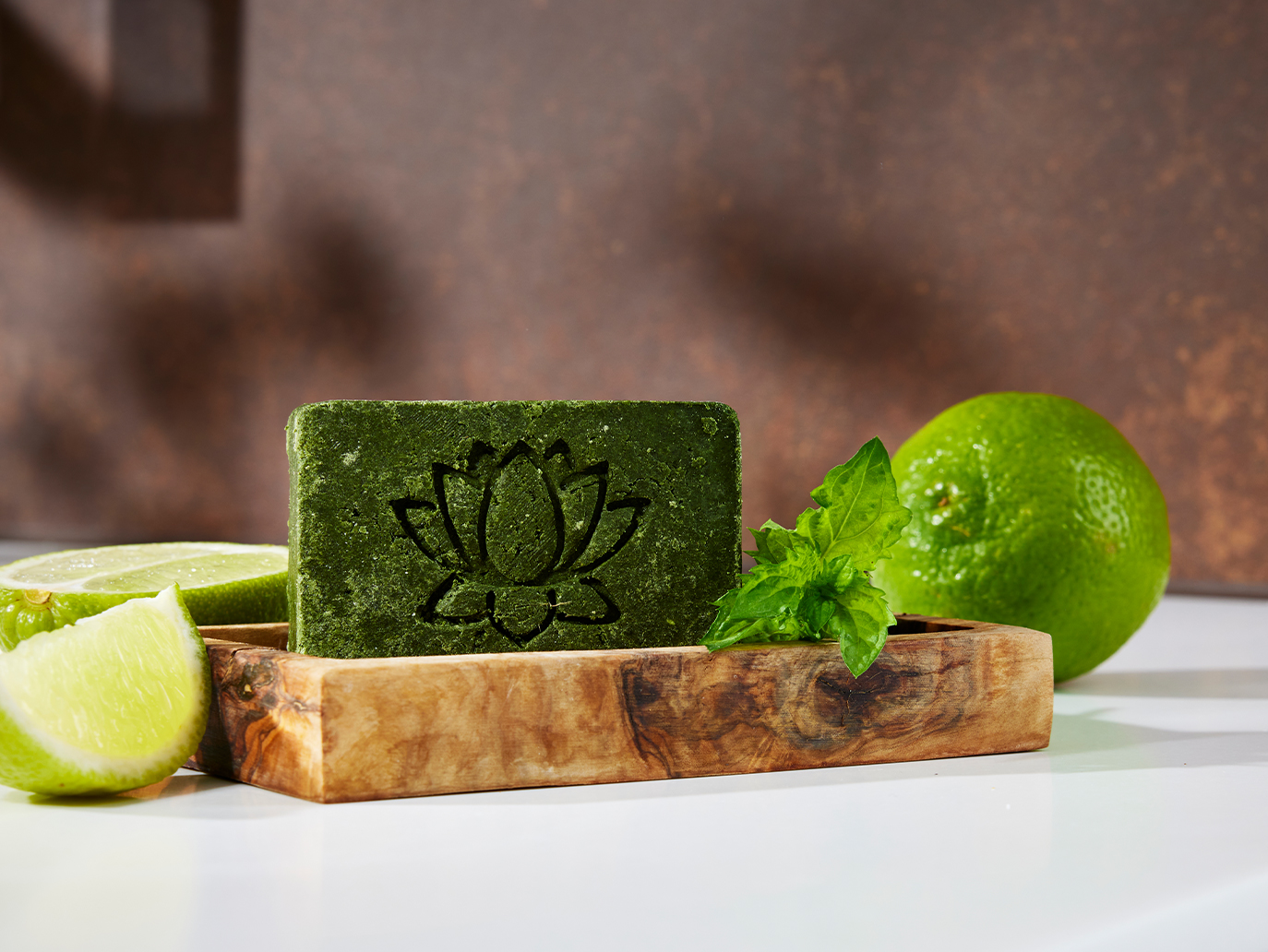 Shampoing vert  à l'ortie, au citron vert et à la menthe poivrée  pour cheveux gras et secs - 100 g - par Unimedica