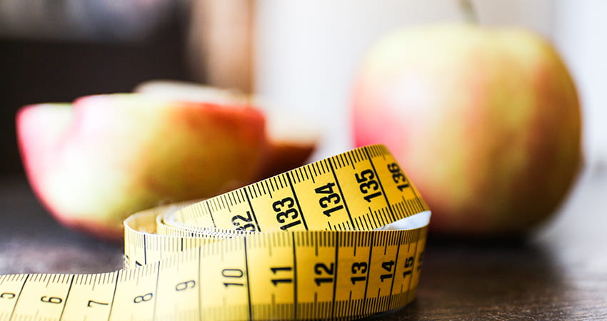 Intermittierendes Fasten setzt auf eine langfristige Anpassung der Essgewohnheiten statt auf kurzfristige Diäten.