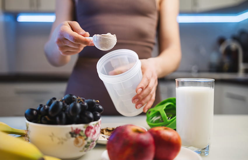 Aminosäuren als Grundbausteine von Proteinen – essenzielle Aminosäuren müssen über die Nahrung zugeführt werden.