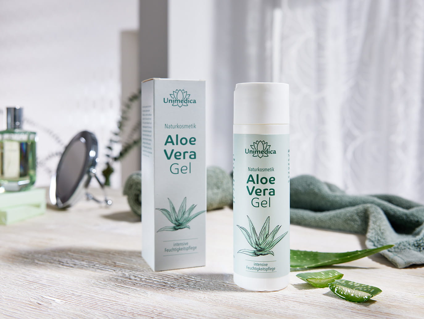 Aloe Vera Gel - Naturkosmetik - 200 ml - von Unimedica, mit Bio Aloe Vera-Blattsaft  zur intensiven Feuchtigkeitspflege - Narayana Verlag