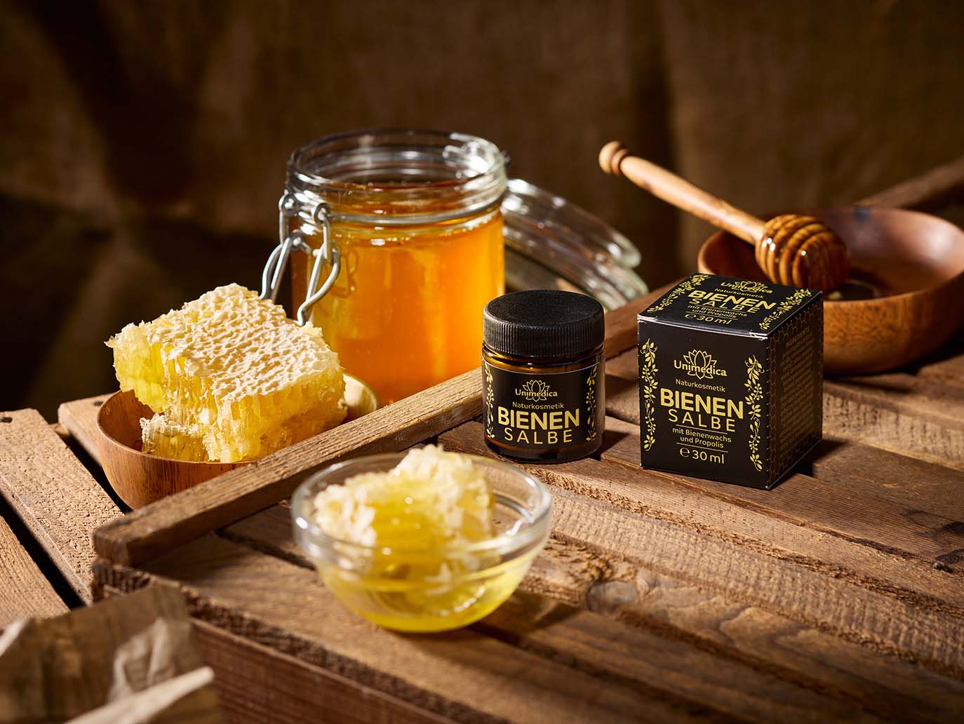 Bee salve - with beeswax and propolis - 30 ml - by Unimedica